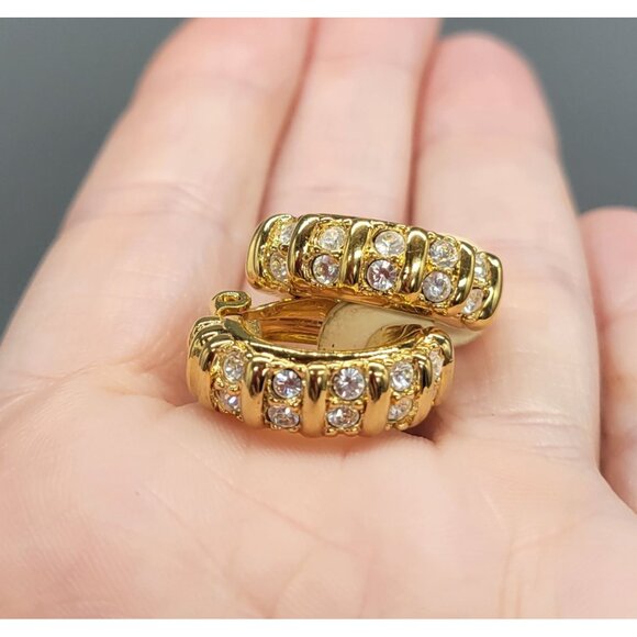 Swarovski Signed Gold Tone Rhinestone Half Hoop Clip on earrings E1 - Picture 2 of 8
